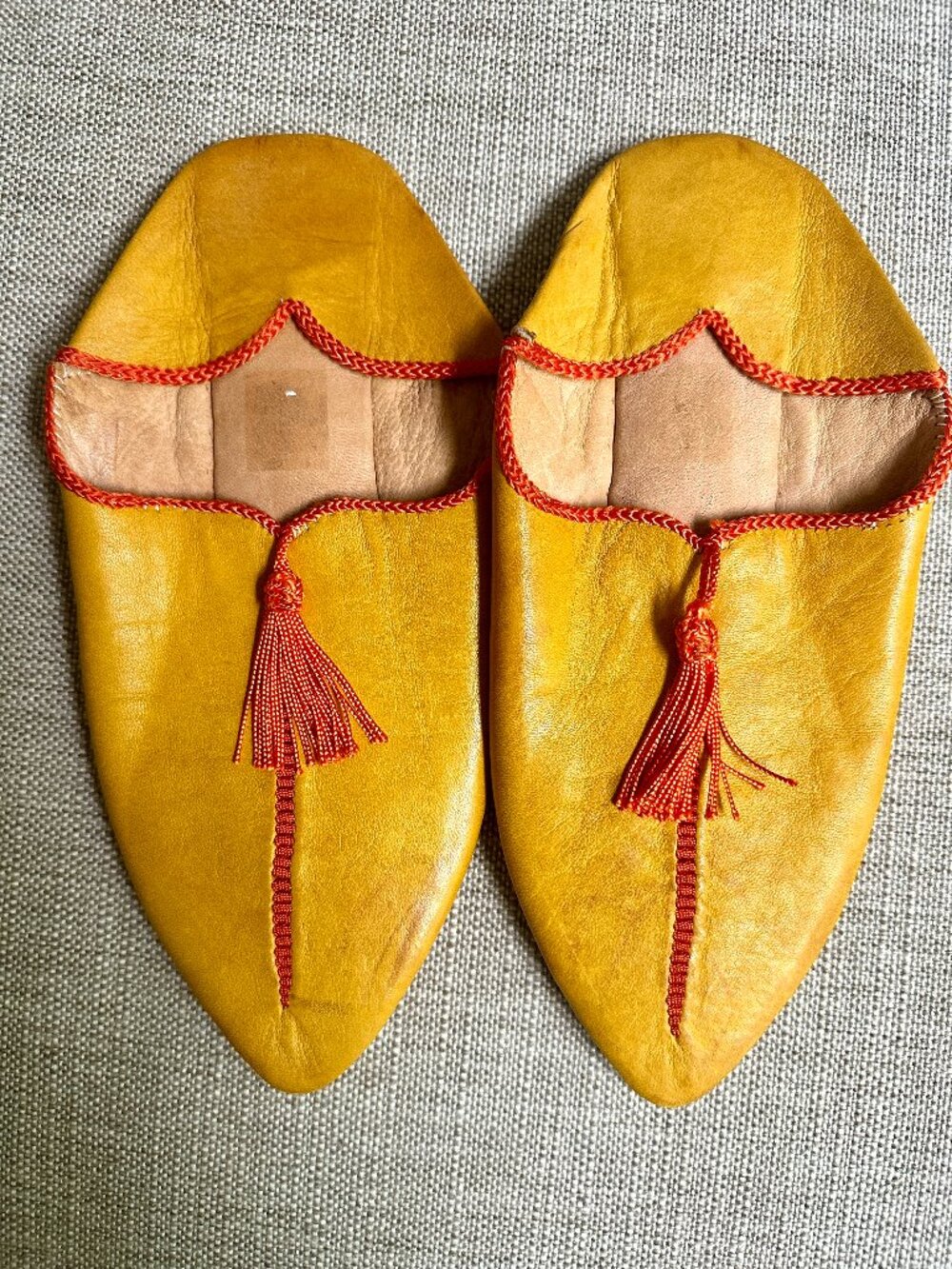Moroccan Hand Made Yellow Leather Pointed Babouche Slippers Red Tassel Sz 38